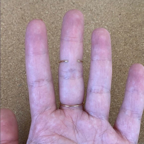 NEW Chain Linked Gold Double Ring w/ Rhinestone - Picture 2 of 3